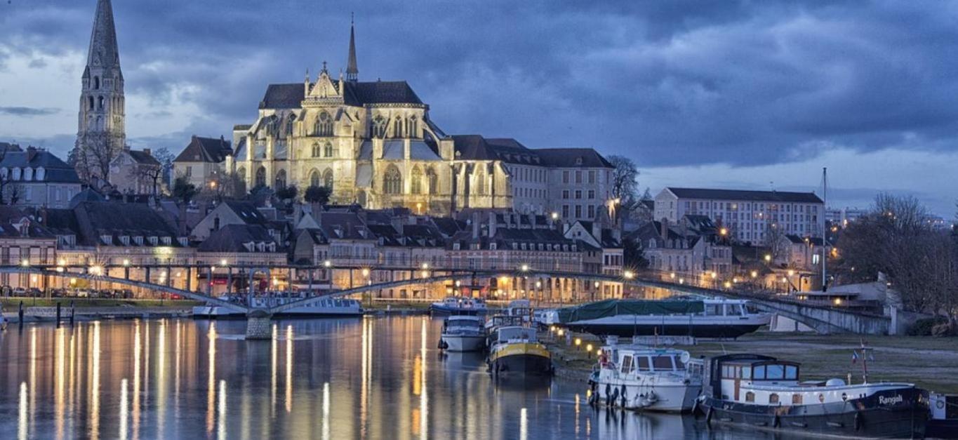 Meublé de tourisme La Maison d'Orgy Chevannes  Extérieur photo